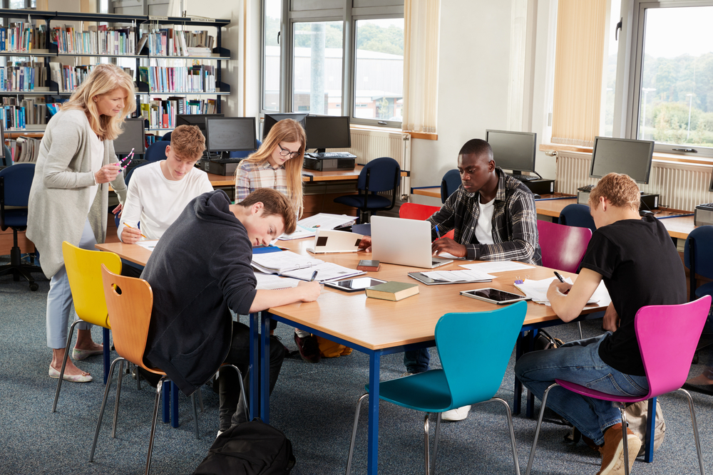 Lehrerin Bruste College Kuessen