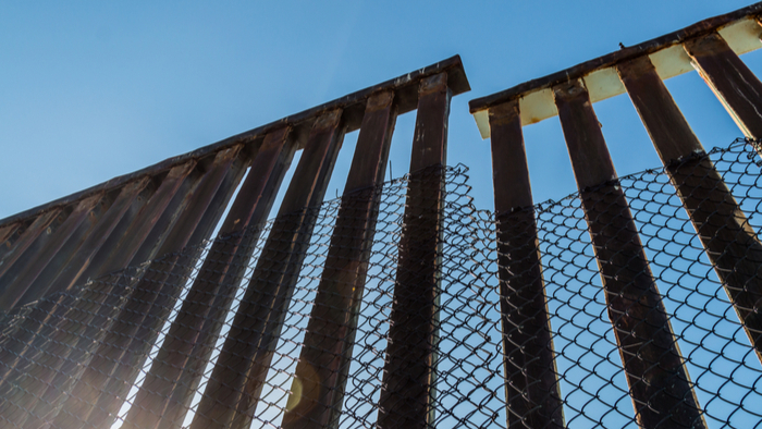 Climate Change Will Increase Danger to Migrants Cross the U.S.–Mexico Border Giving Compass